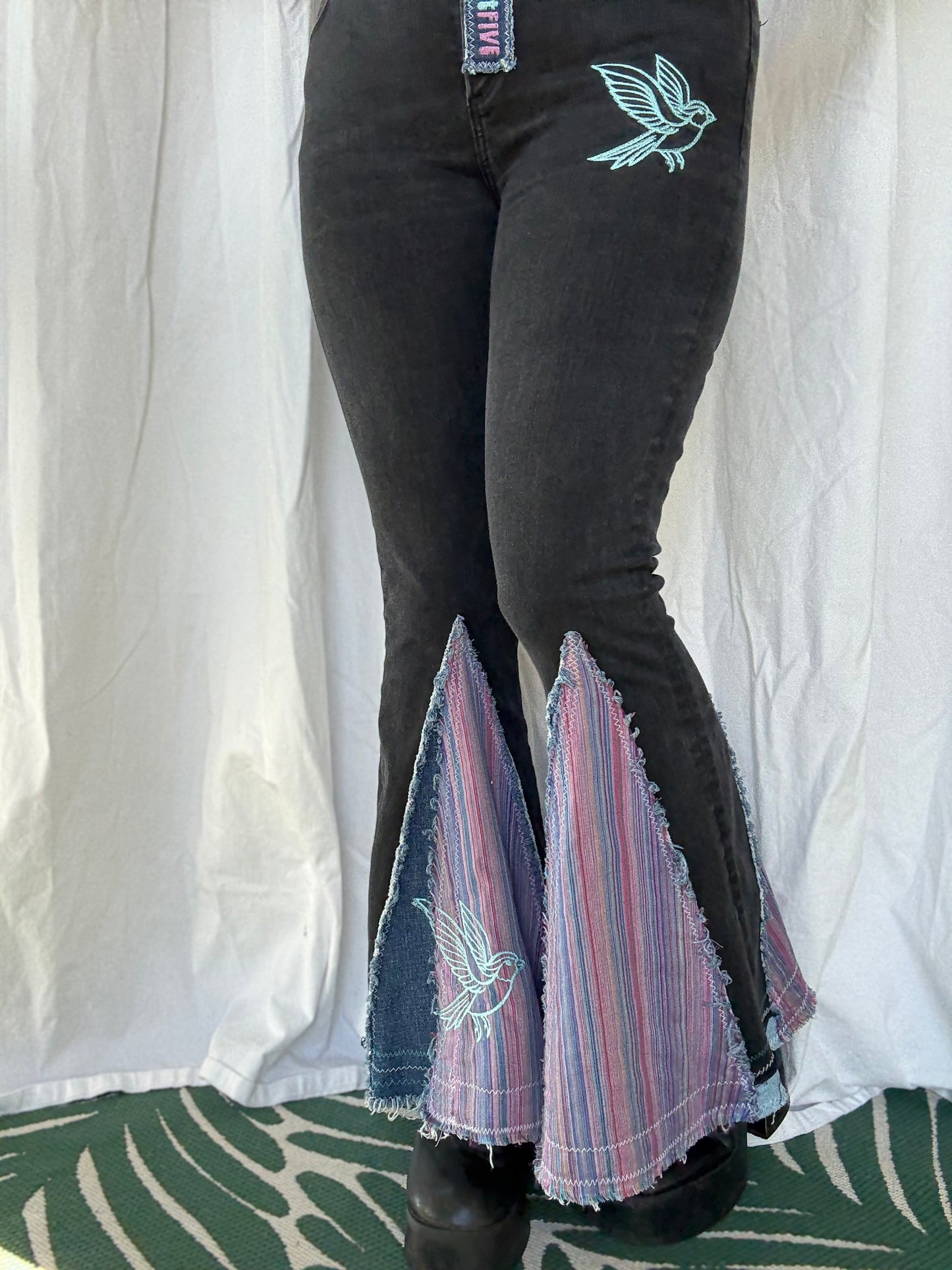 Purple Striped Flare with Hummingbird detail (Size 10)