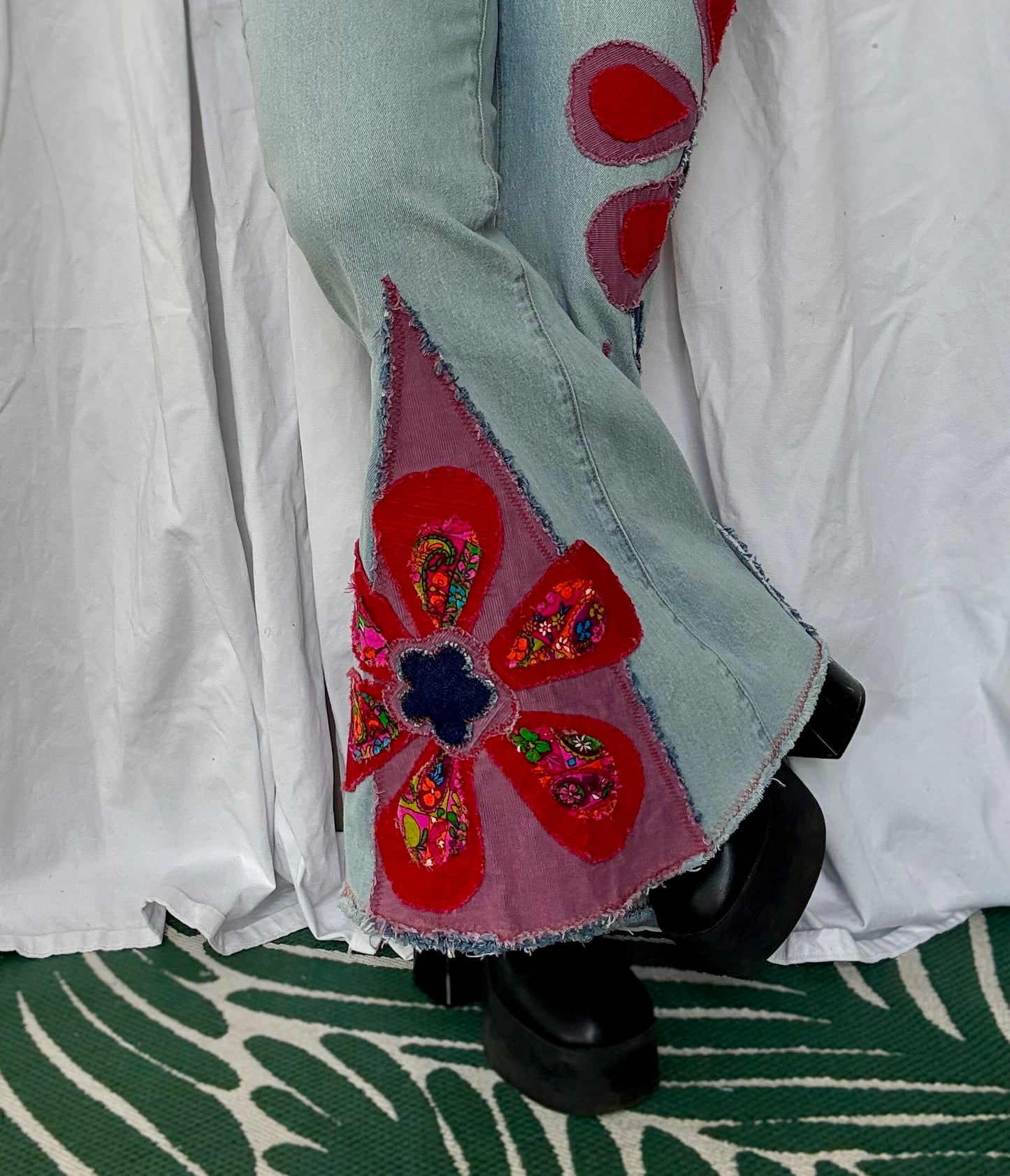 Pink & Red Floral Bell Bottom Jeans (size 6)– Groovy Retro Statement