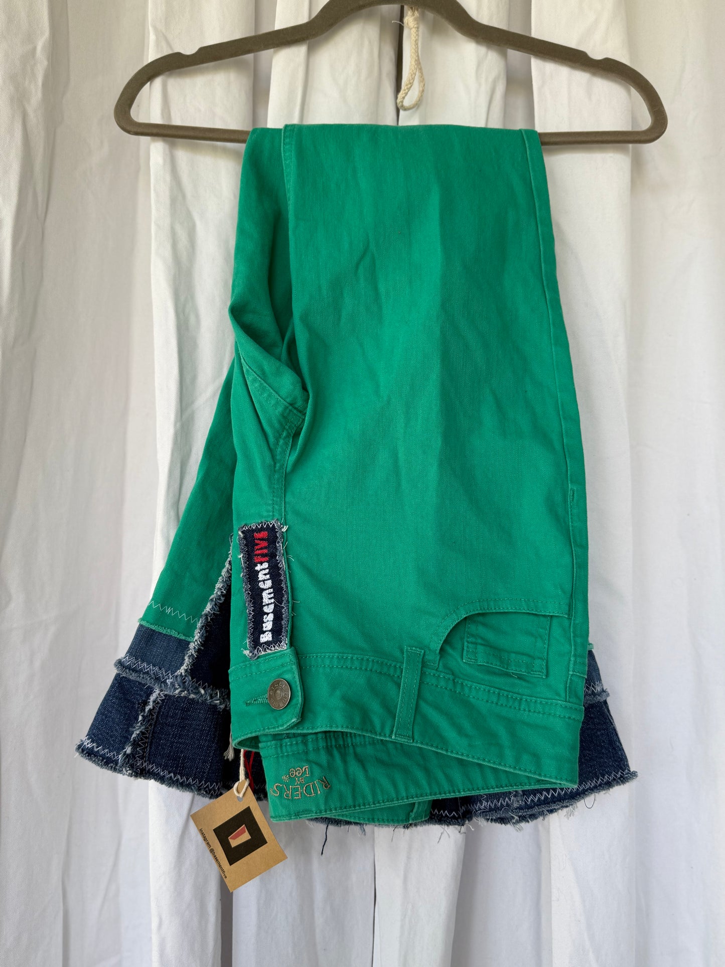 Green Bell Bottom Jeans (size 8) – Retro Denim Contrast Flare