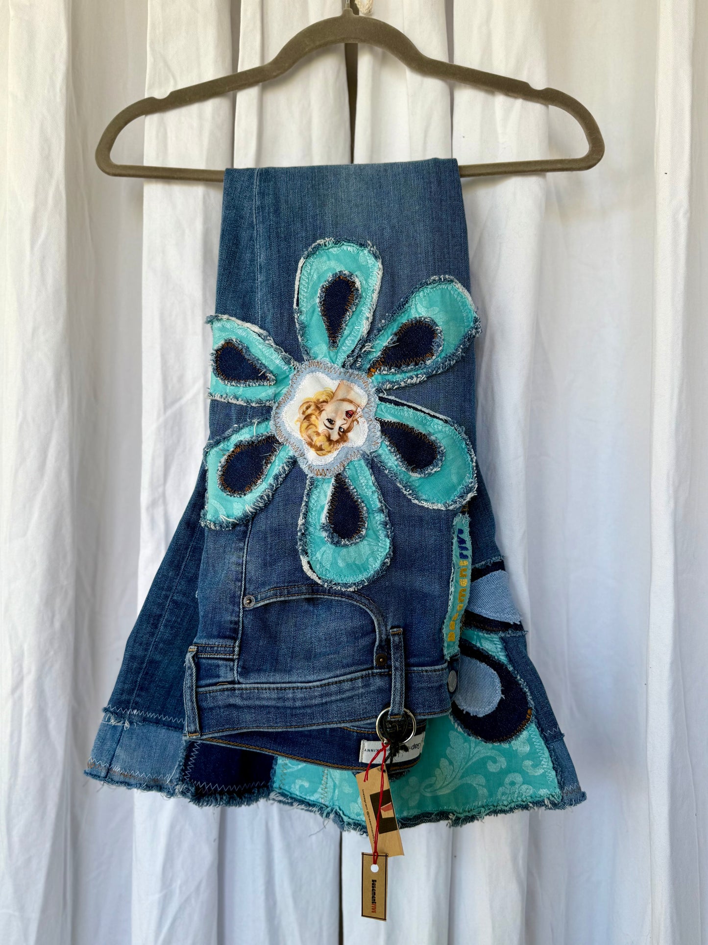 Retro Pinup Girl Flower Power Bell Bottom Jeans (size 12) – Bold Vintage Vibes
