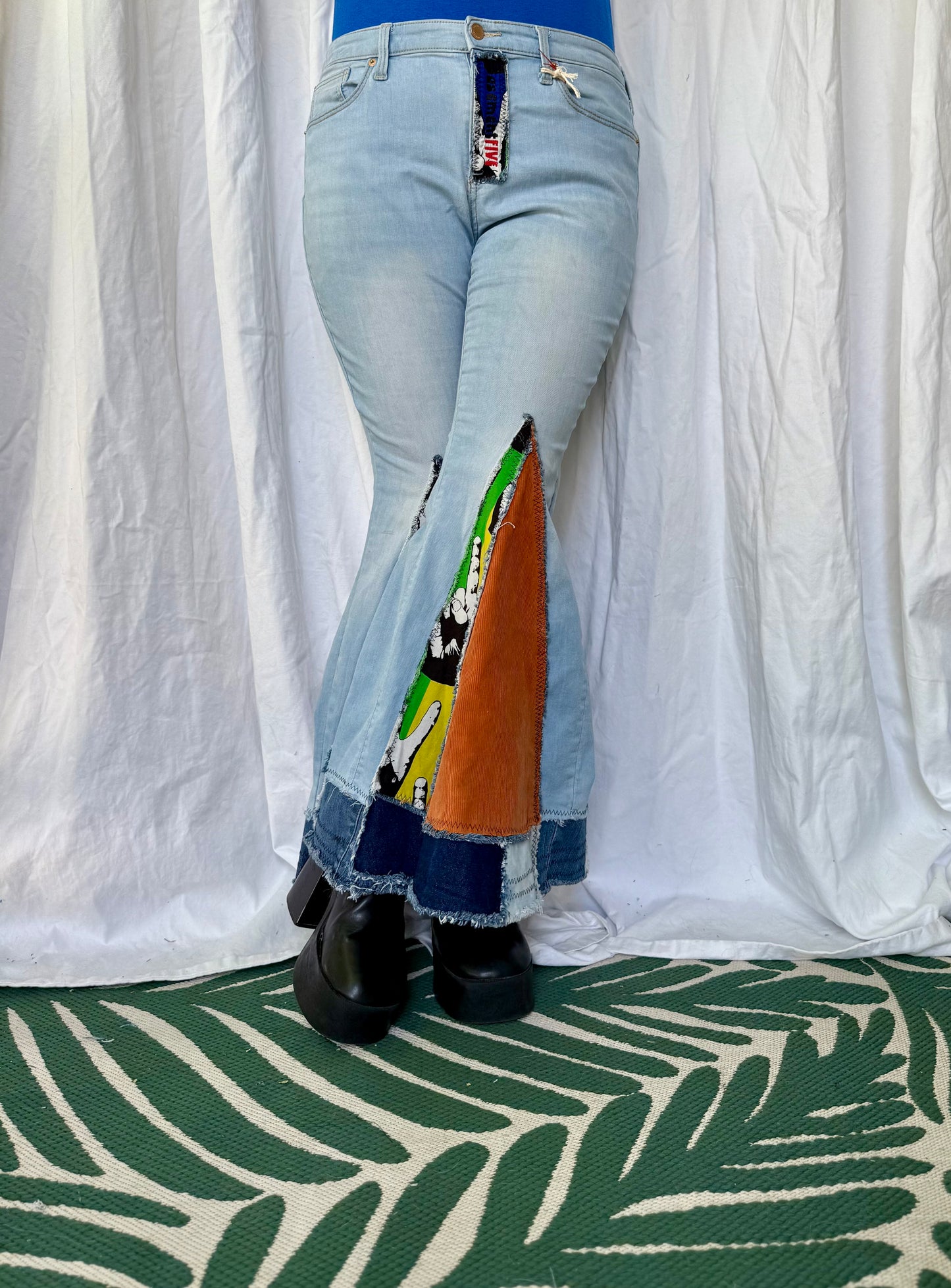 βπ»π Patchwork Upcycled Bell Bottoms (Size 14 - 32x31)