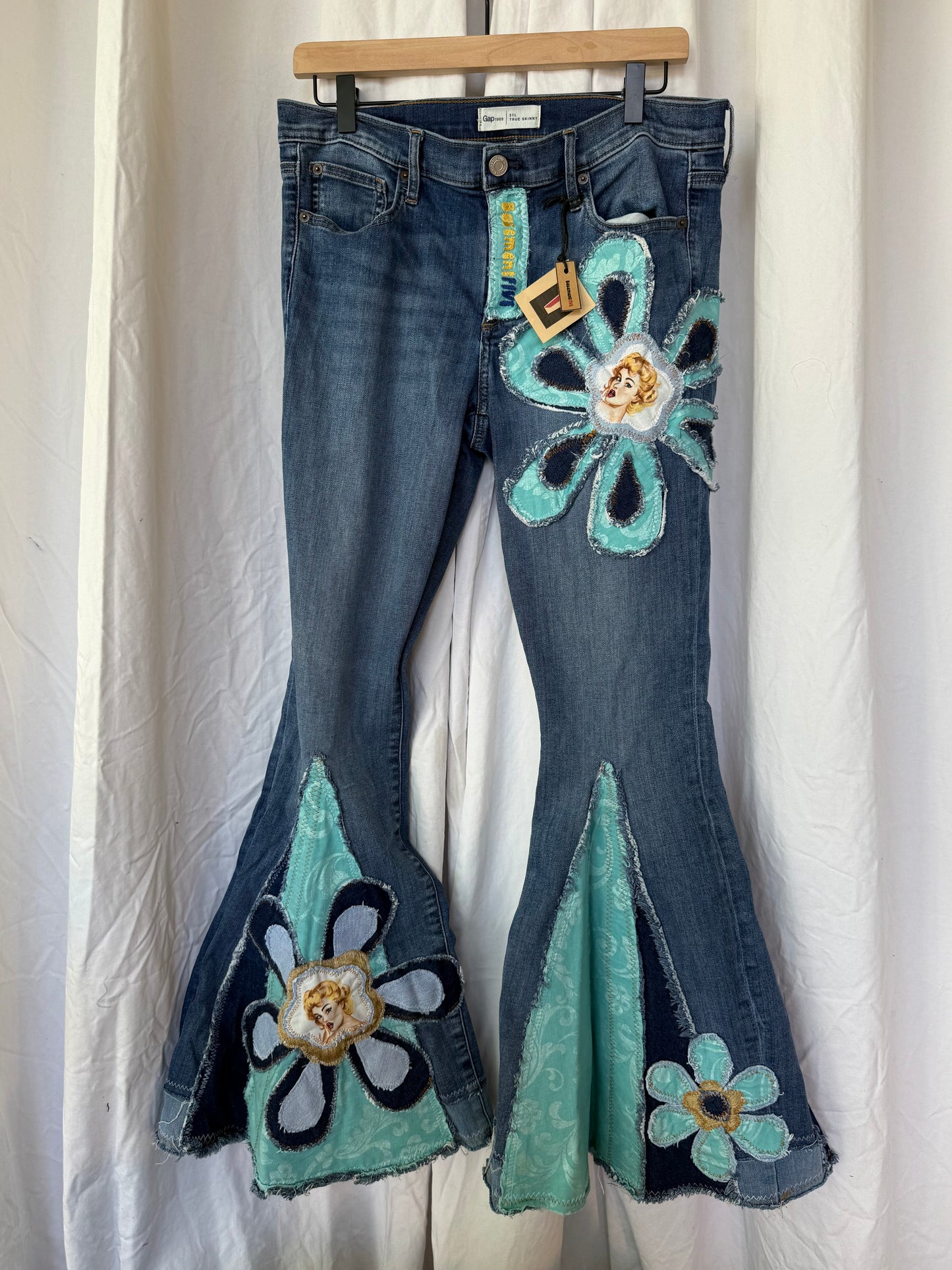 Retro Pinup Girl Flower Power Bell Bottom Jeans (size 12) – Bold Vintage Vibes