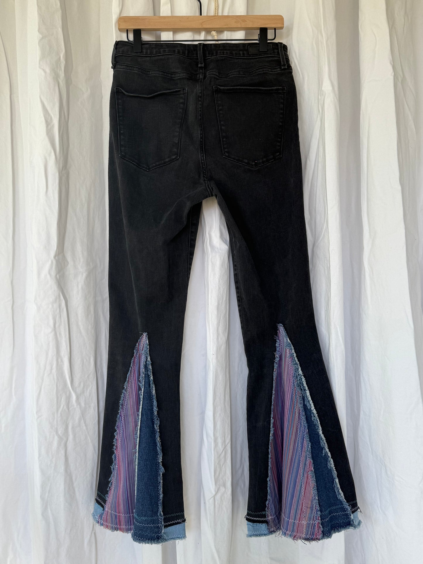 Purple Striped Flare with Hummingbird detail (Size 10)