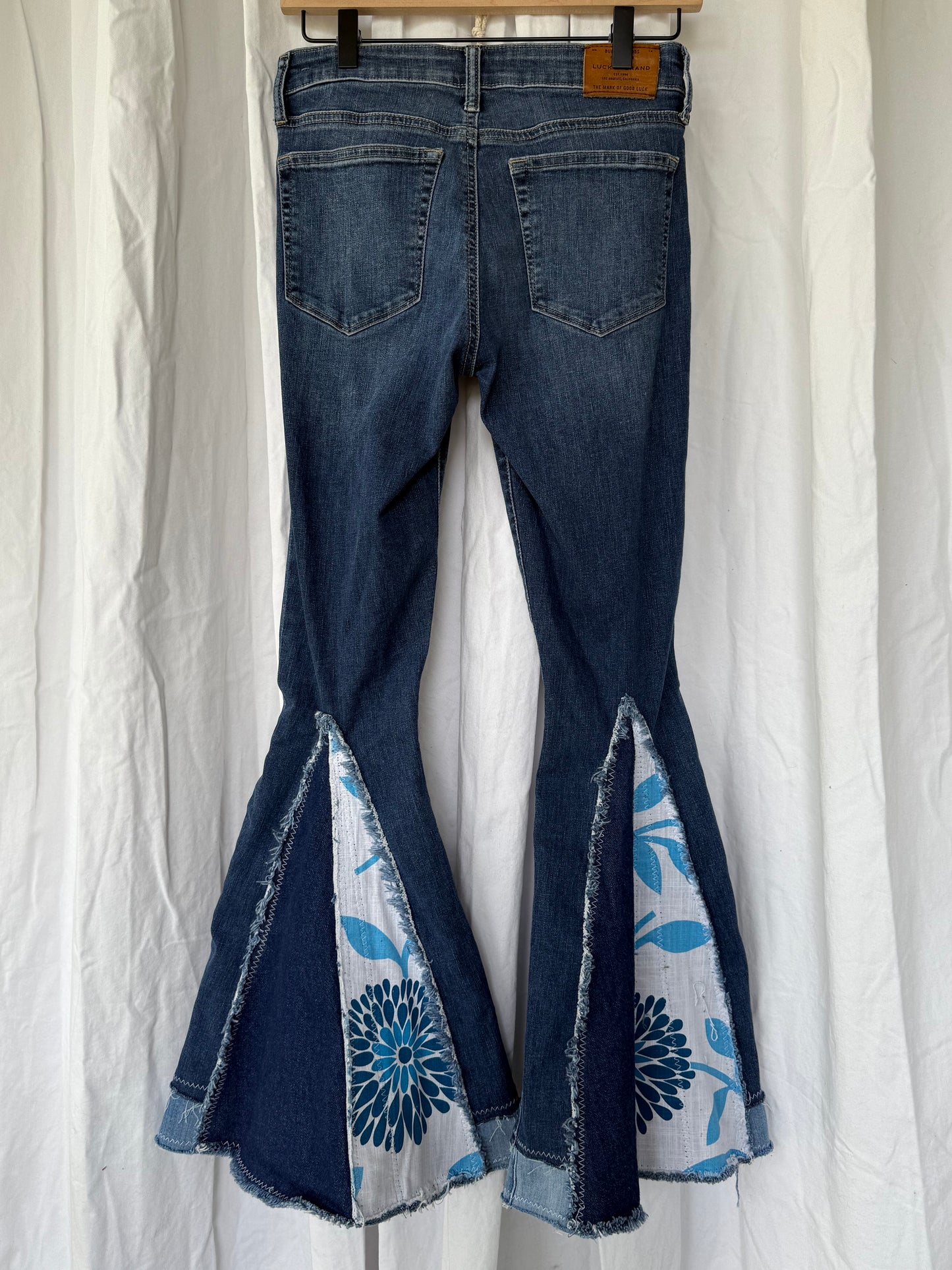 Blue Floral Bell Bottom Jeans (size 2)– Retro Boho Vibes