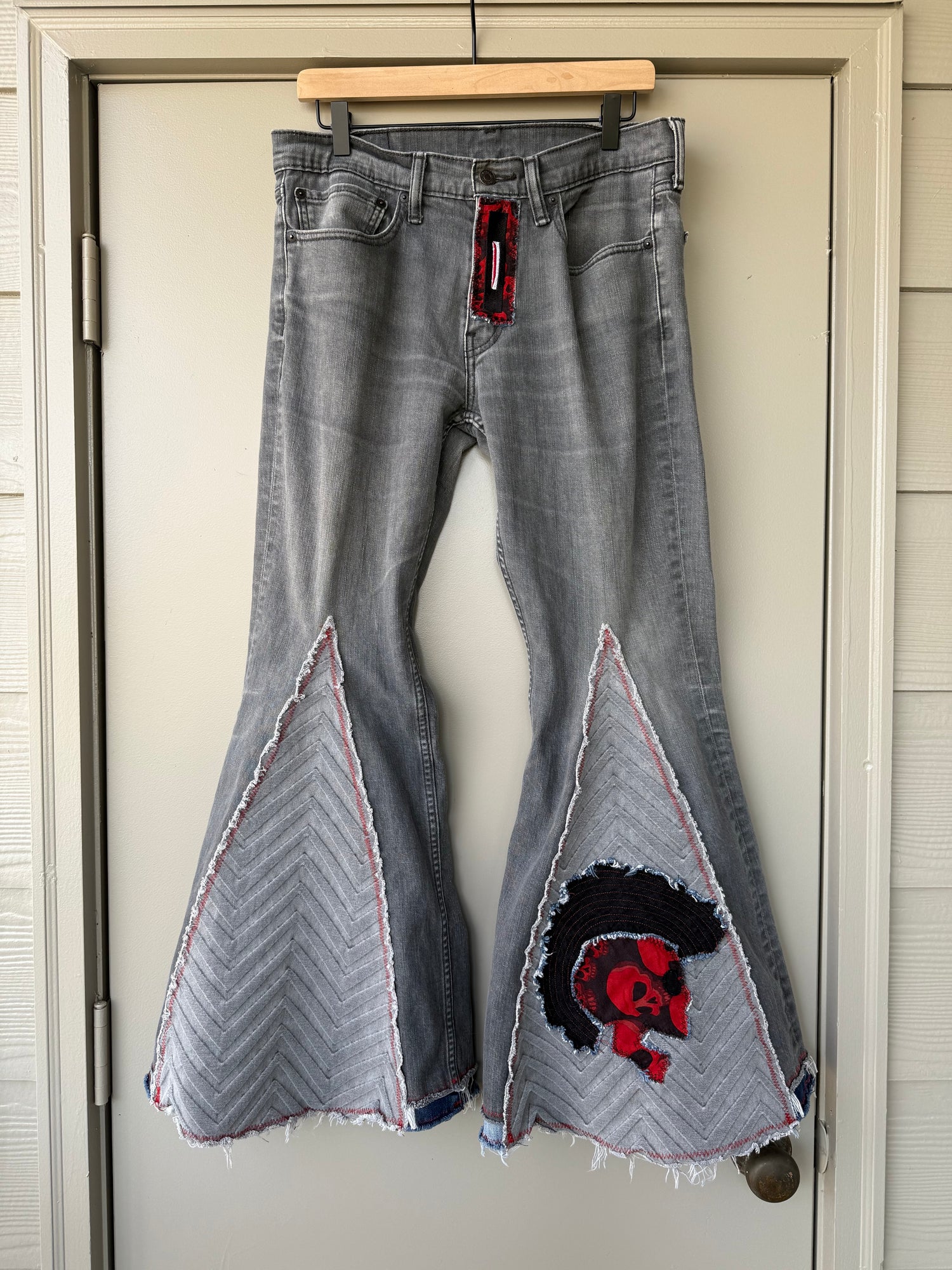 Men’s Upcycled Bell-Bottom Jeans – Vintage Style, Modern Fit