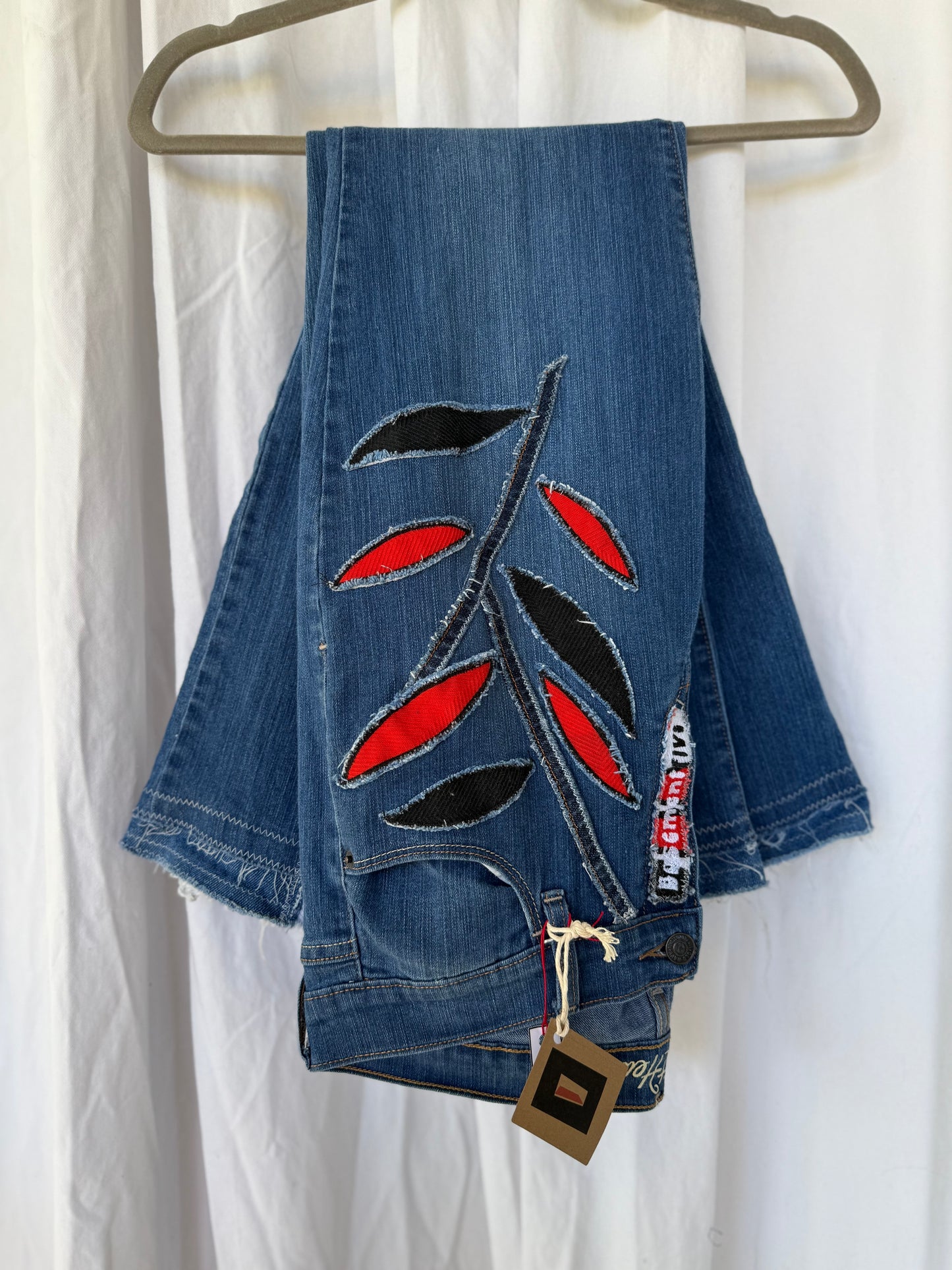 Red & Black Wild Leaf (size 10)