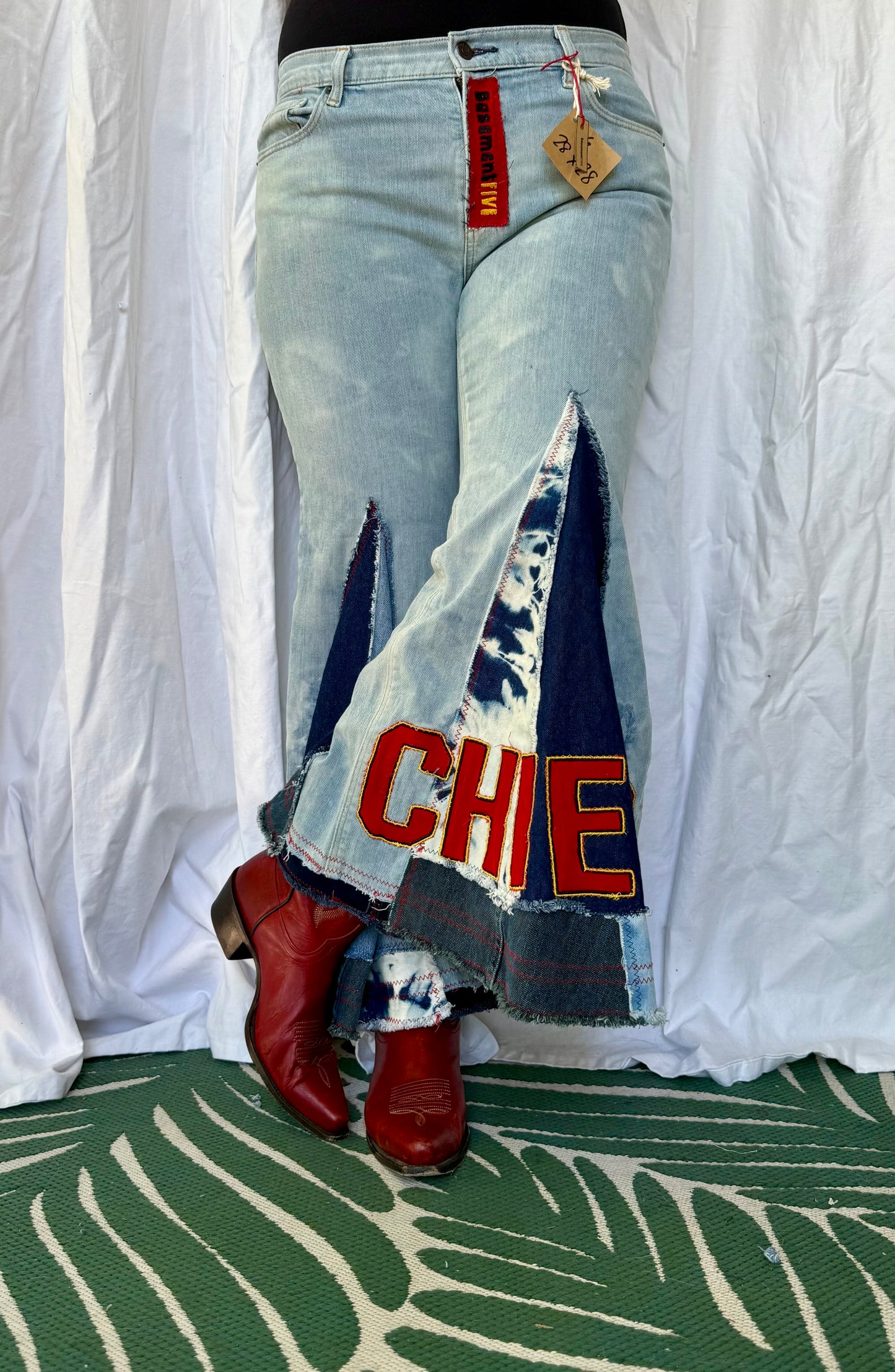 Chiefs Bell Bottom Jeans (Size 6) – Light Wash Statement Flares