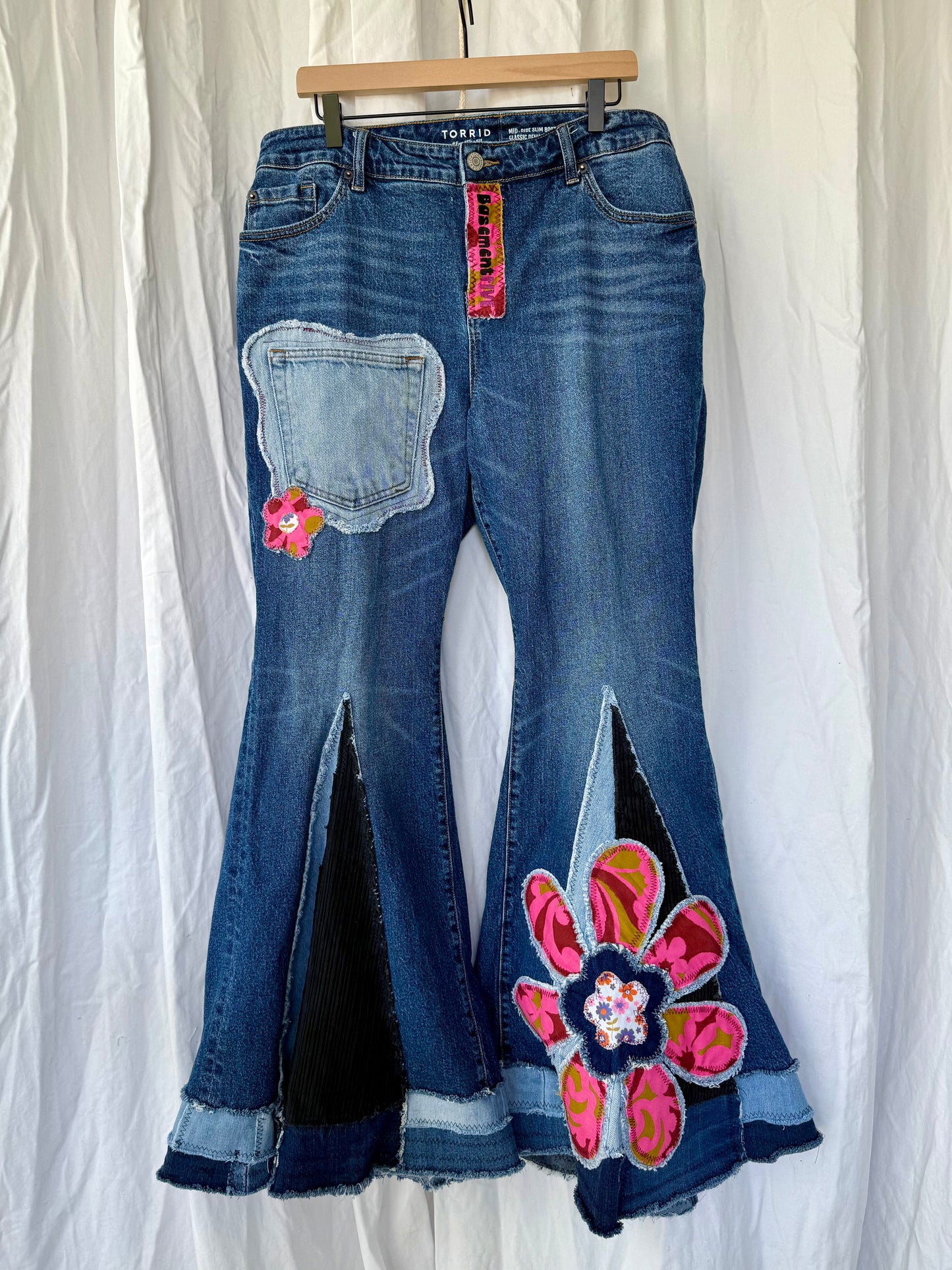Retro Flower Power (size 20 long 33” inseam)