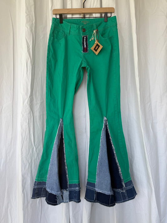 Green Bell Bottom Jeans (size 8) – Retro Denim Contrast Flare