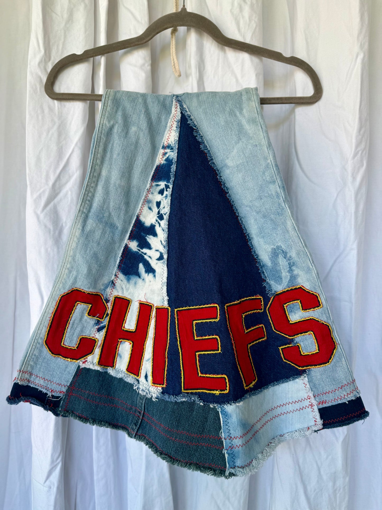 Chiefs Bell Bottom Jeans (Size 6) – Light Wash Statement Flares