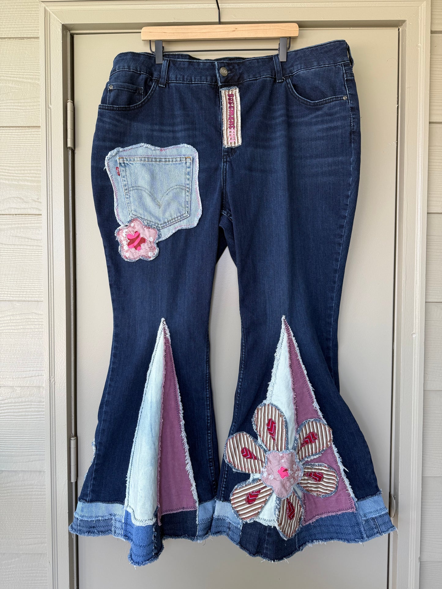 Fabulous Flower Bell bottoms - Size 26 (45x31)