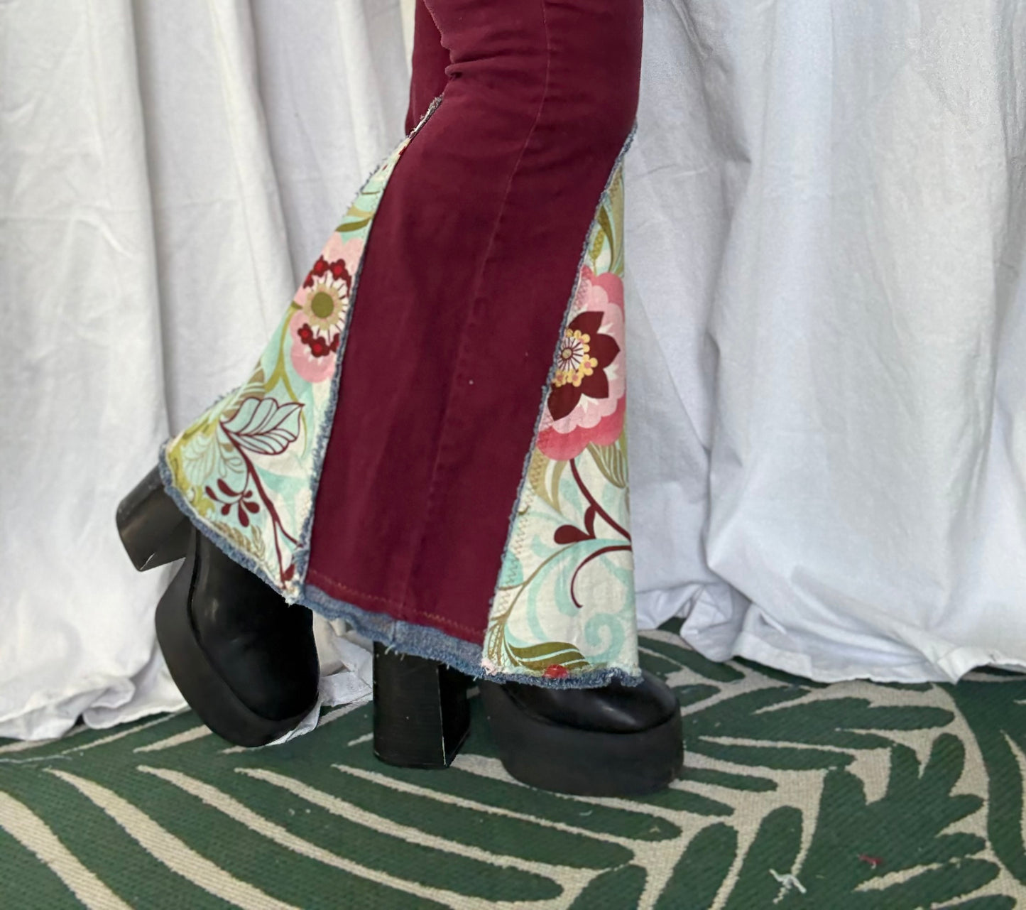 Maroon Bell Bottom Jeans (size 6) – Boho Floral Patchwork Flare