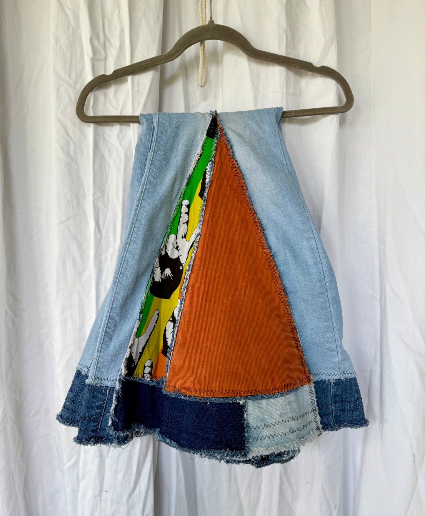 ✌🏻🌈 Patchwork Upcycled Bell Bottoms (Size 14 - 32x31)
